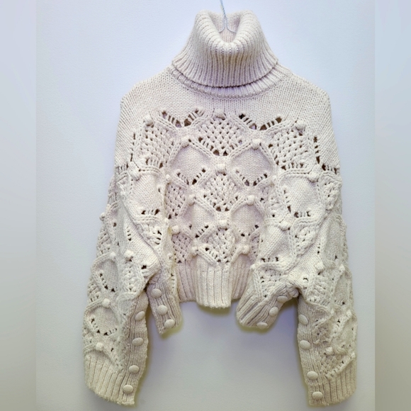 Zara Sweater with cable knit detailing. Buttoned cuffs and sides. Size S - Picture 4 of 10